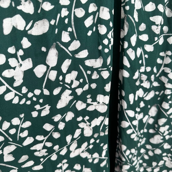 Louna Long Sleeve Daisy Green Floral Top size Medium Maxi Length V Neckline - Picture 11 of 14